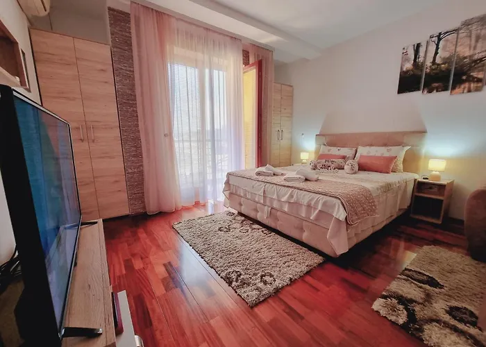 Temida Lux 아파트 *